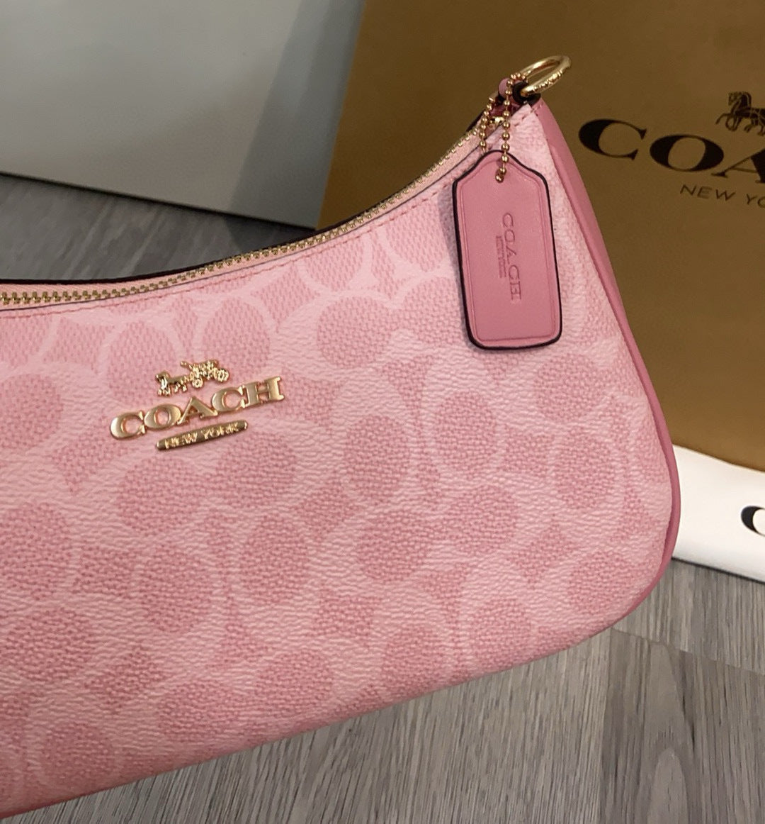 Coach Teri Shoulder Bag M