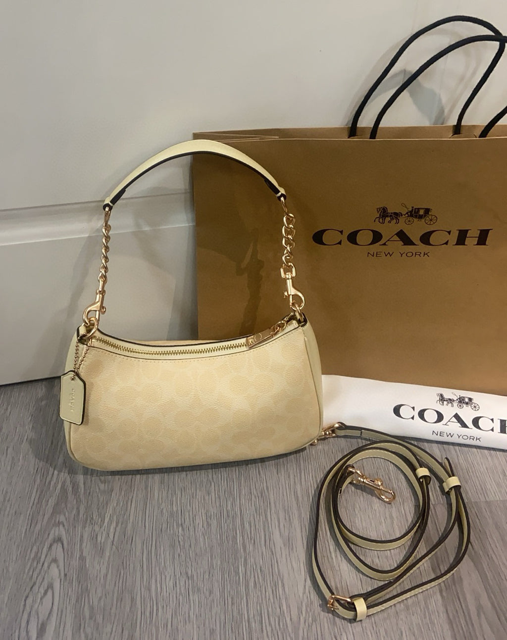 Coach Teri Shoulder Bag M
