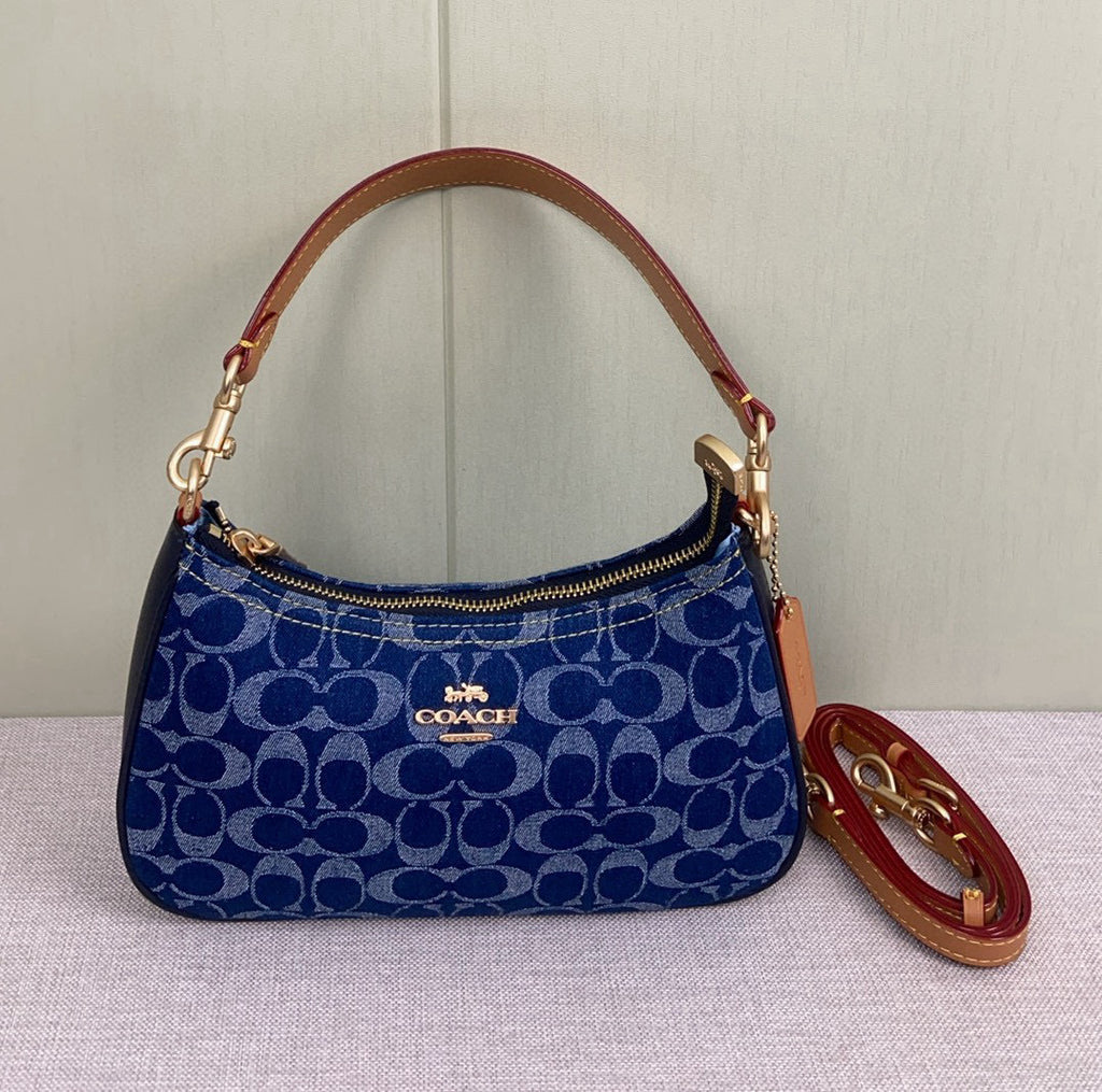 Le Coach Teri Shoulder Bag bleu et violet
