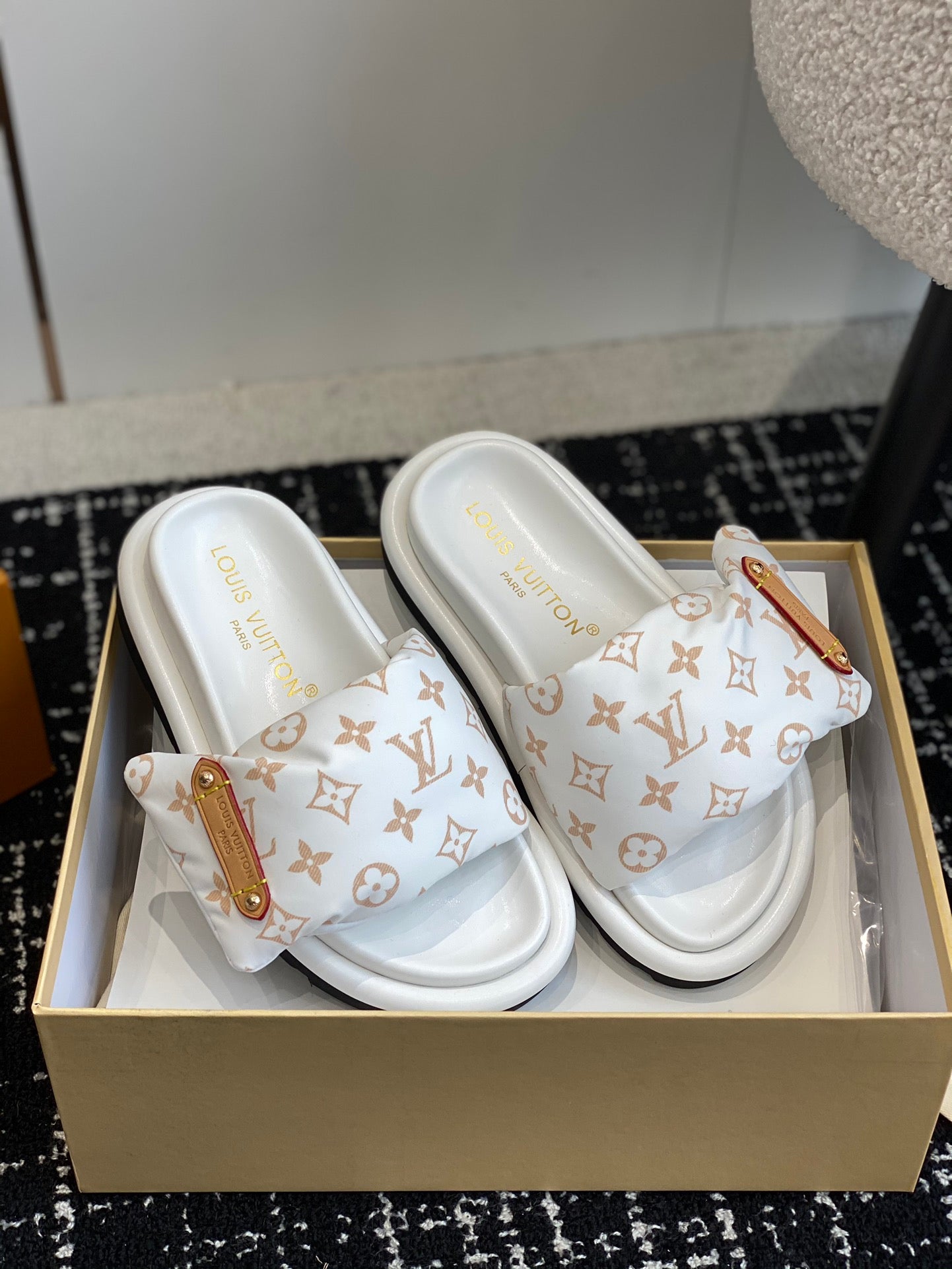Sandales Louis Vuitton Pool Pillow Comfort Mule Monogram Blanc