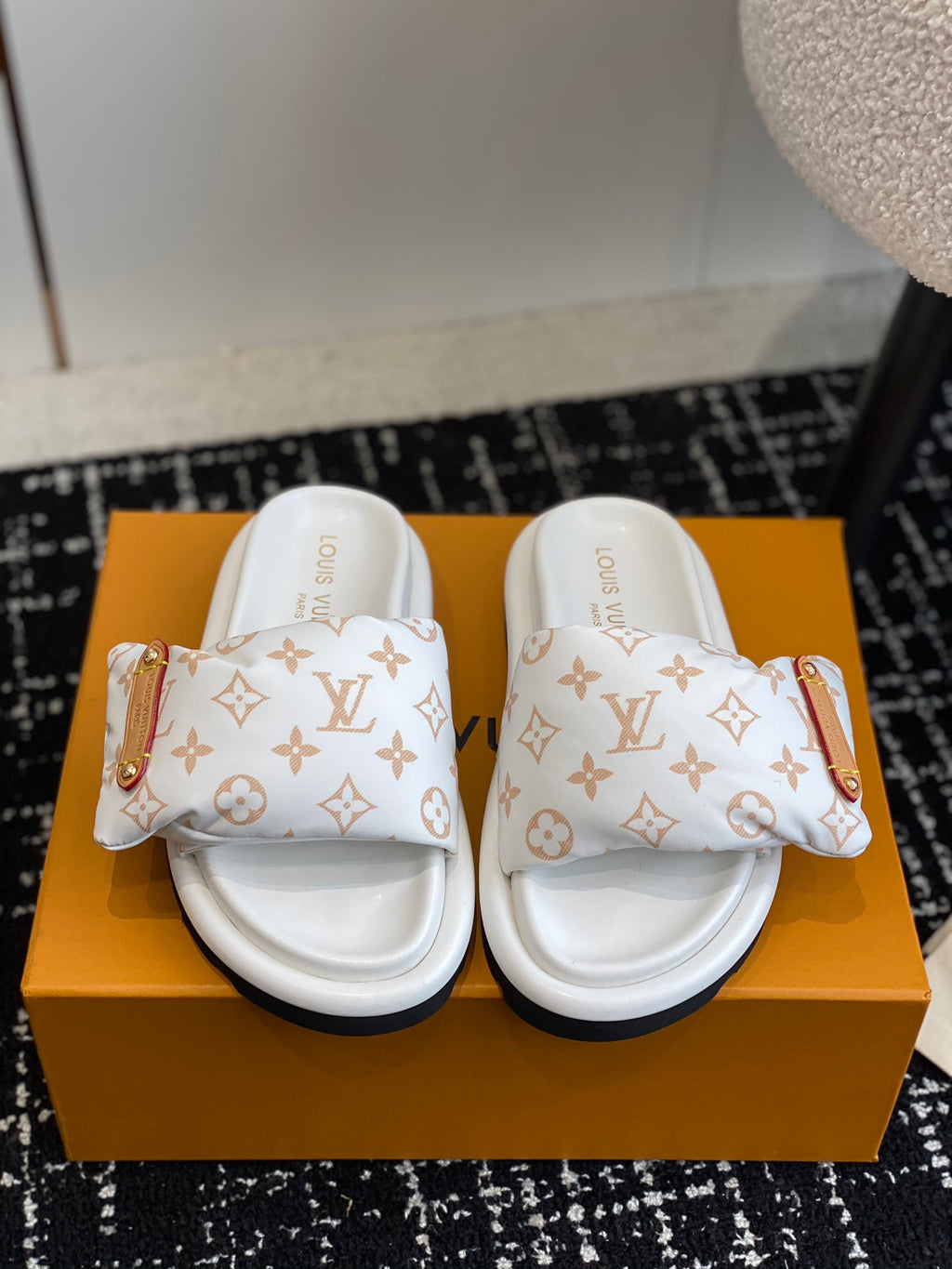 Sandales Louis Vuitton Pool Pillow Comfort Mule Monogram Blanc