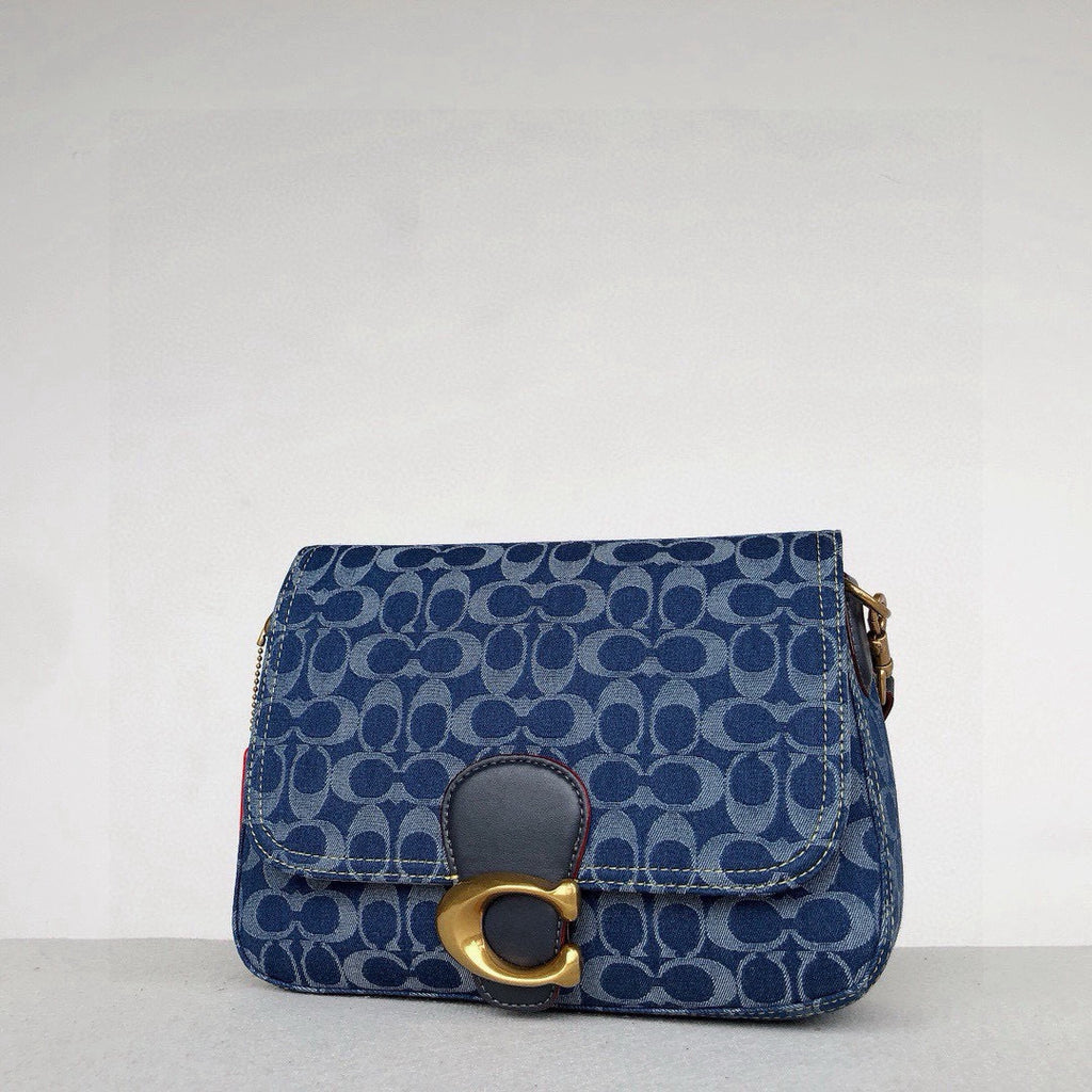 Le sac Coach CA105 Pillow Madison, en toile de coton tigré,
