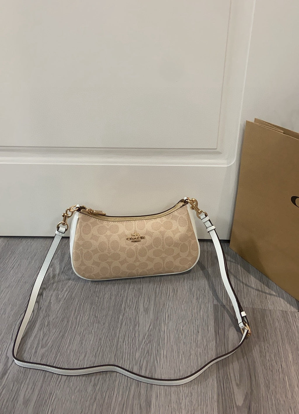 Coach Teri Shoulder Bag M