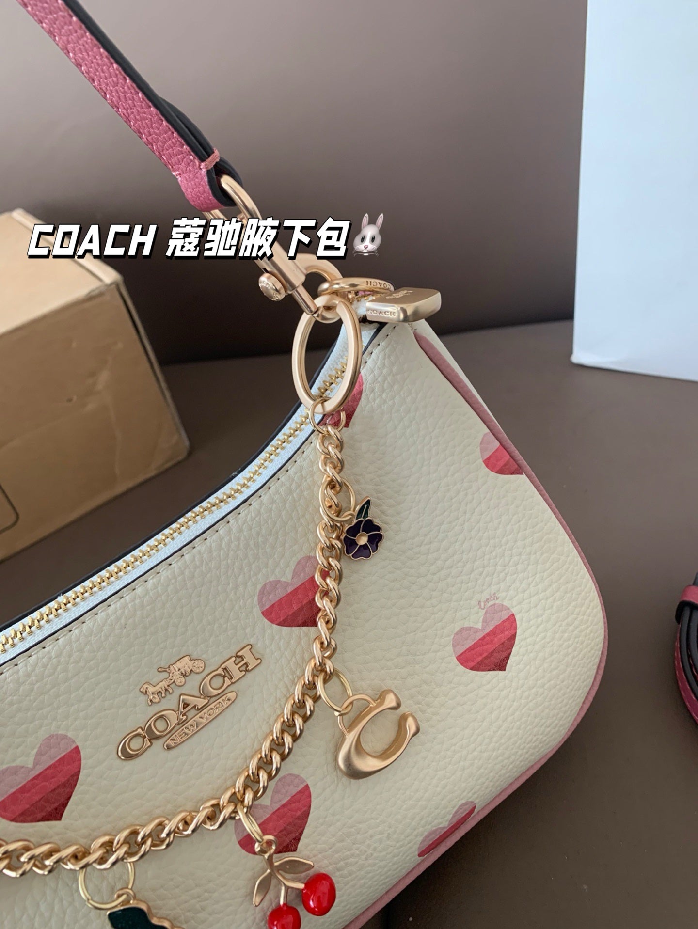 Coach motif cœur