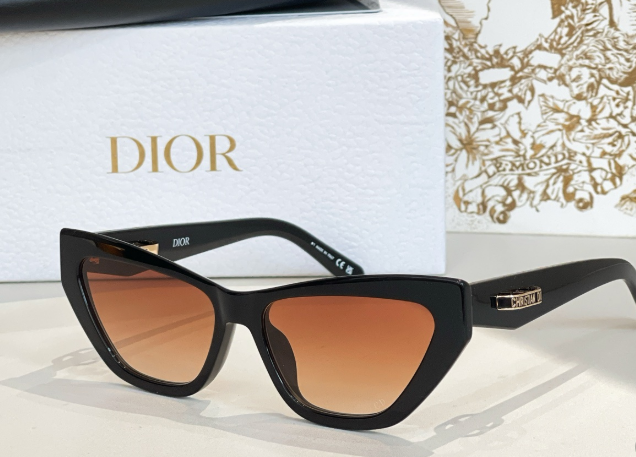 Dior – Lunettes de soleil Cat Eye Signature