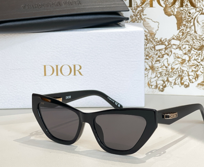 Dior – Lunettes de soleil Cat Eye Signature