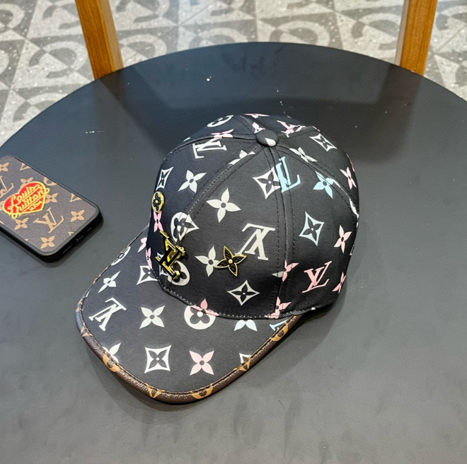 Louis Vuitton – Casquette Monogram Multicolor Essential