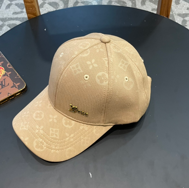 Louis Vuitton – Casquette Monogram Embossed Essential