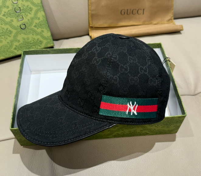 Gucci – Casquette GG Canvas Web Stripe