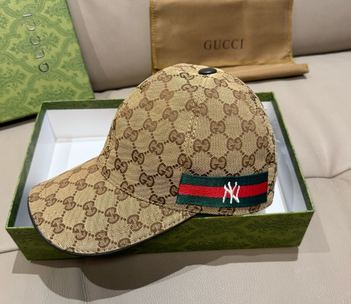 Gucci – Casquette GG Canvas Web Stripe