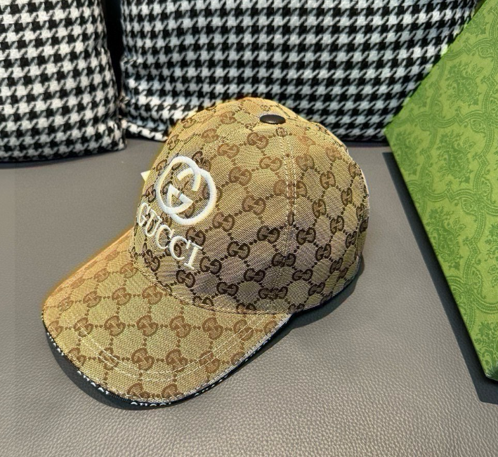 Gucci – Casquette GG Canvas Interlocking Logo
