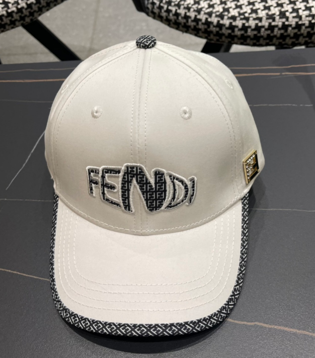 Fendi – Casquette Logo Embroidery Signature