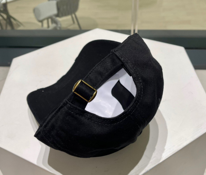 Chanel – Casquette CC Patch Logo