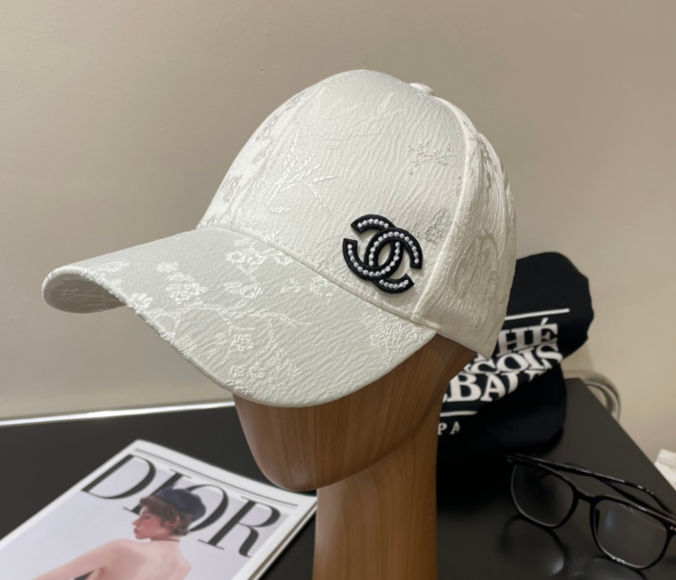Chanel – Casquette CC Monogram Relief
