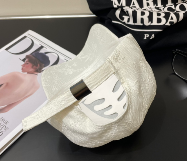 Chanel – Casquette CC Monogram Relief