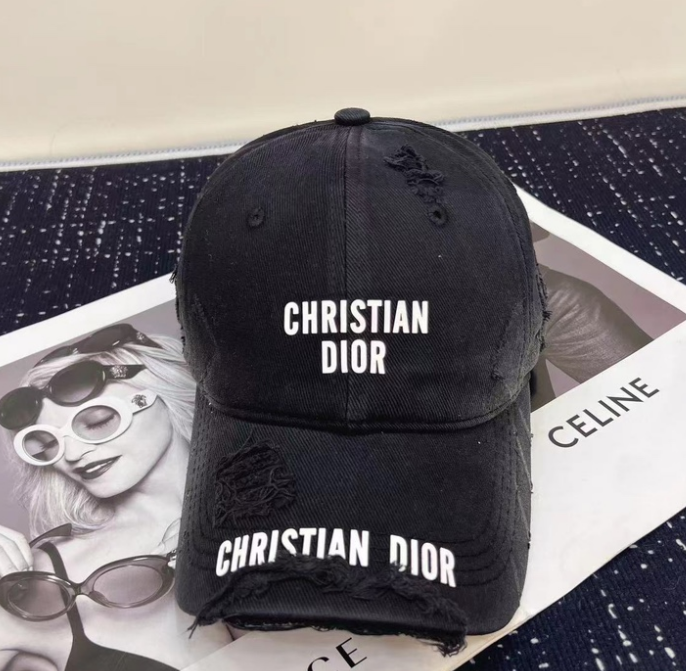 Dior – Casquette Christian Dior Destroyed