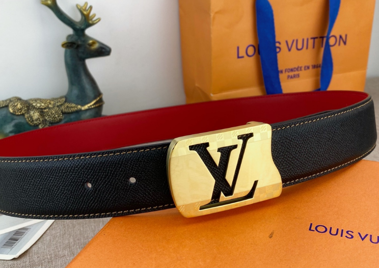 Ceinture Louis Vuitton LV Initiales Cuir Grainé Réversible