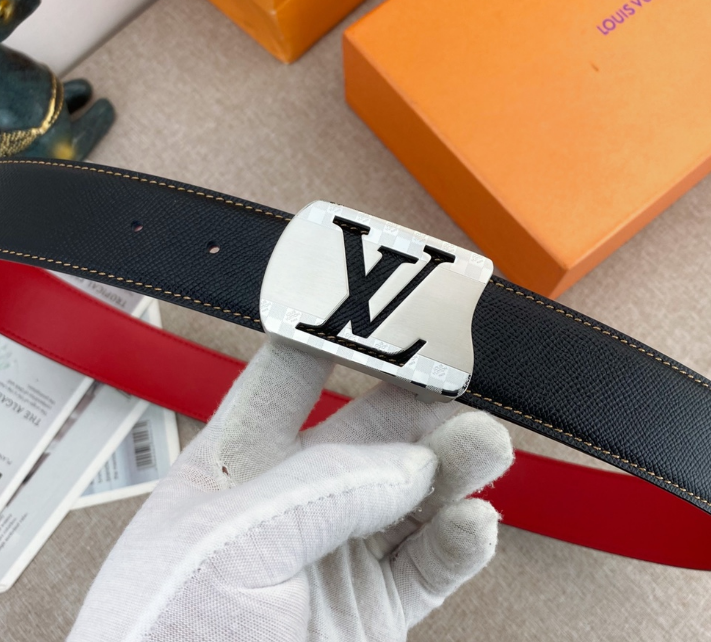 Ceinture Louis Vuitton LV Initiales Cuir Grainé Réversible