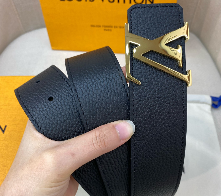Ceinture Louis Vuitton LV Initiales Cuir Grainé Signature