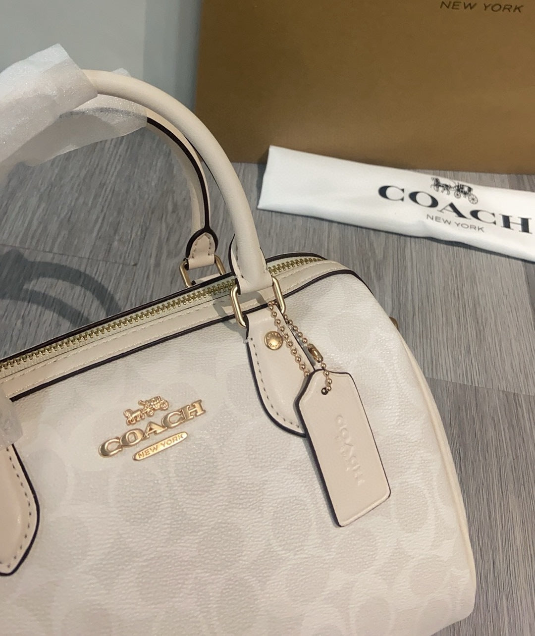 le sac seau Boston Rowan de Coach,