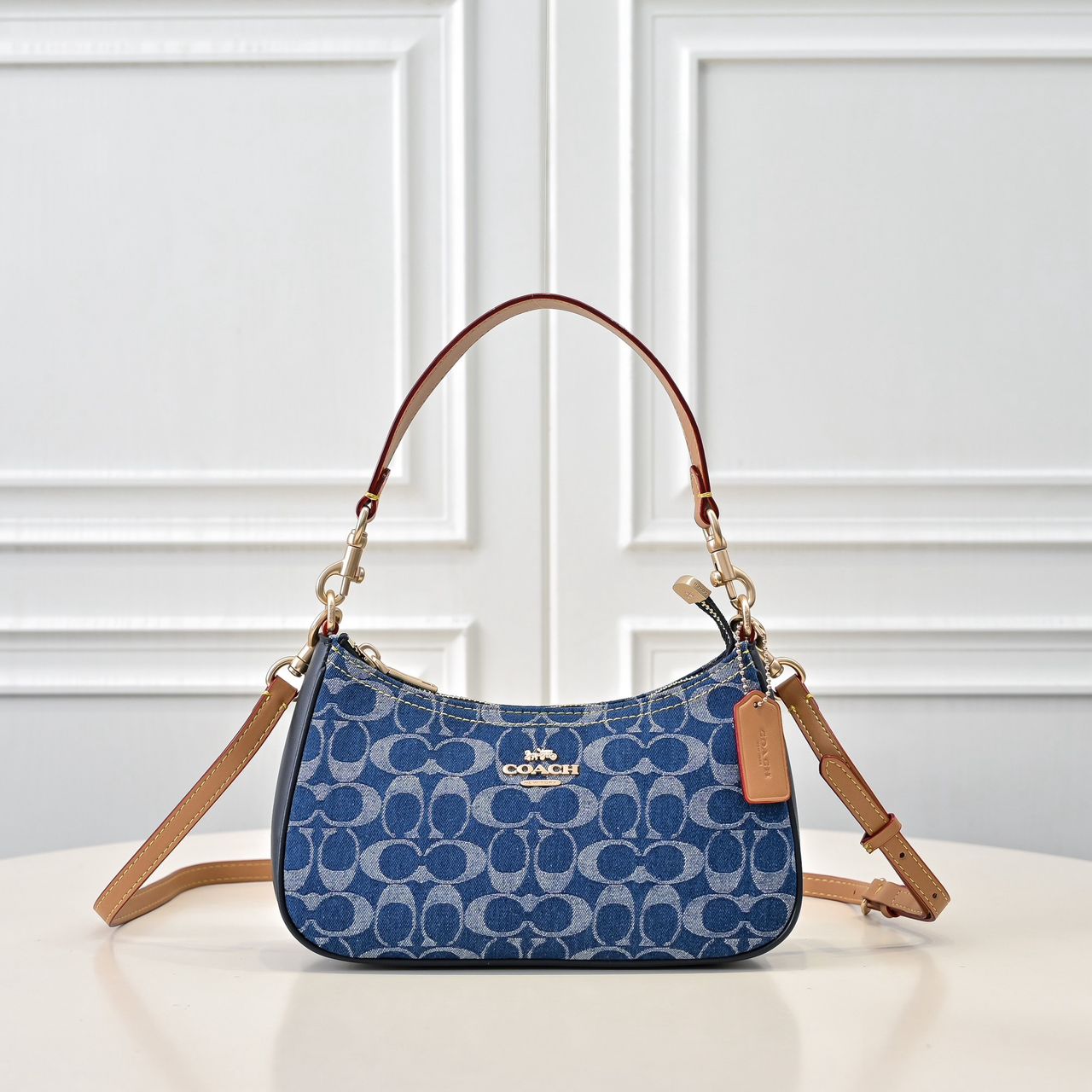 Le Coach Teri Shoulder Bag bleu et violet