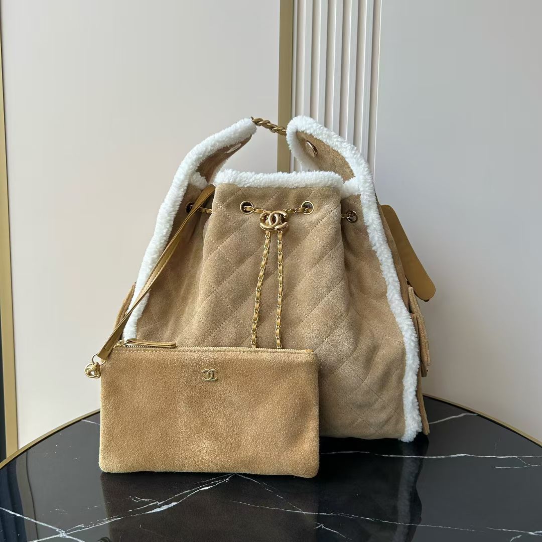 Sac Chanel 22 matelassé avec pochette