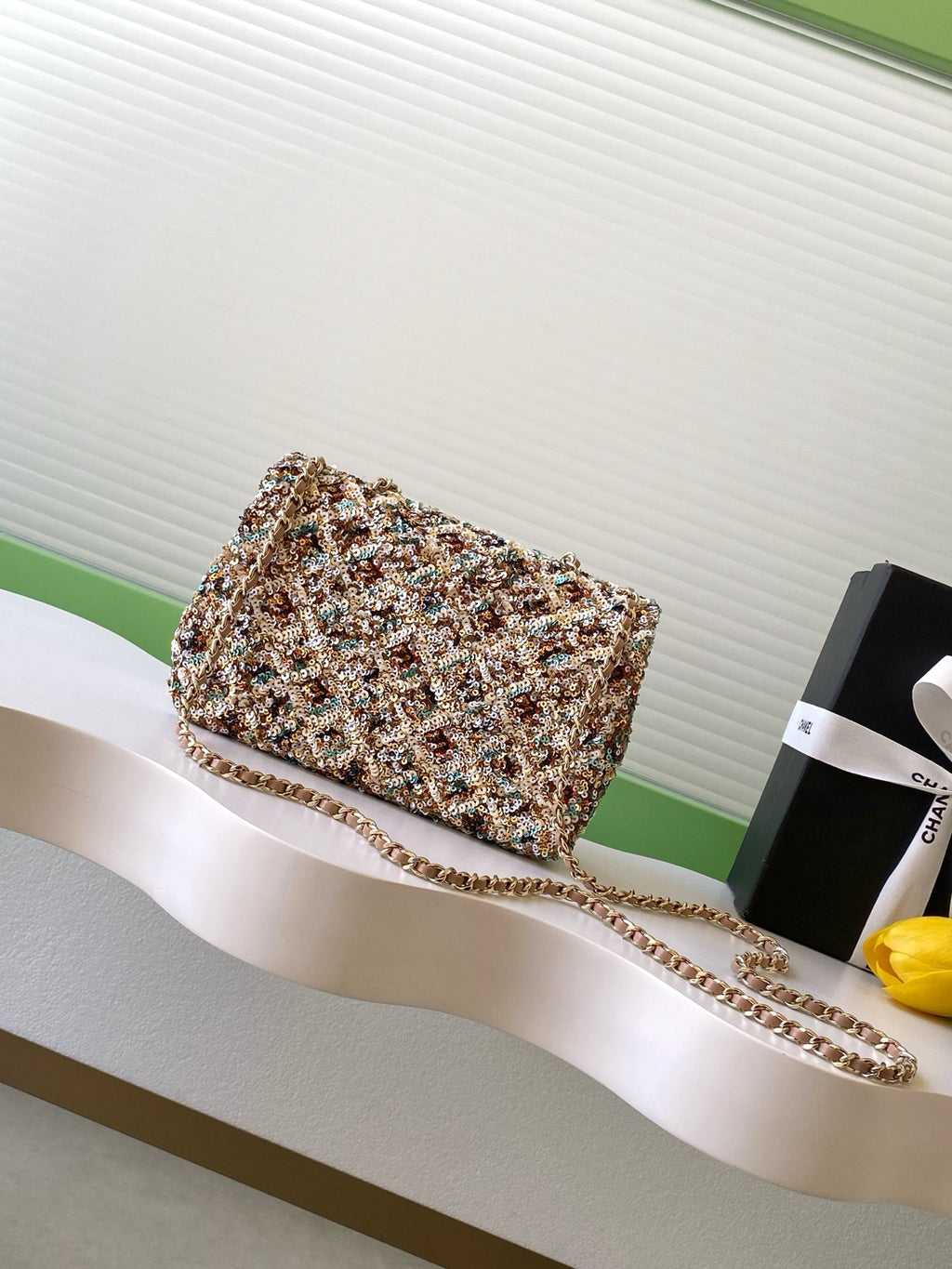 Sac Classic Flap orné de strass